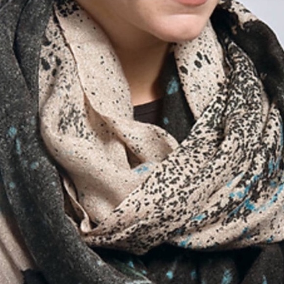 Abstract Circle Scarf *SOLD* - Picture 2 of 8